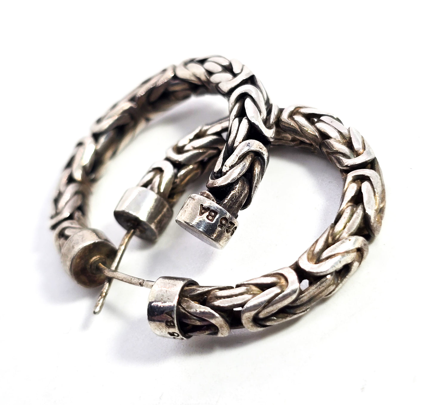 Suarti BA Byzantine chain sterling silver thick post signed hoop earrings