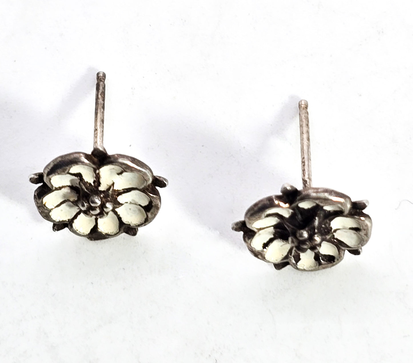 Retro Yorkshire rose white enamel flower vintage sterling silver stud earrings
