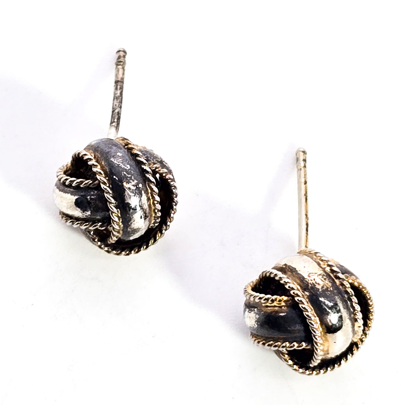 Never ending love knot silver plated etched vintage stud earrings