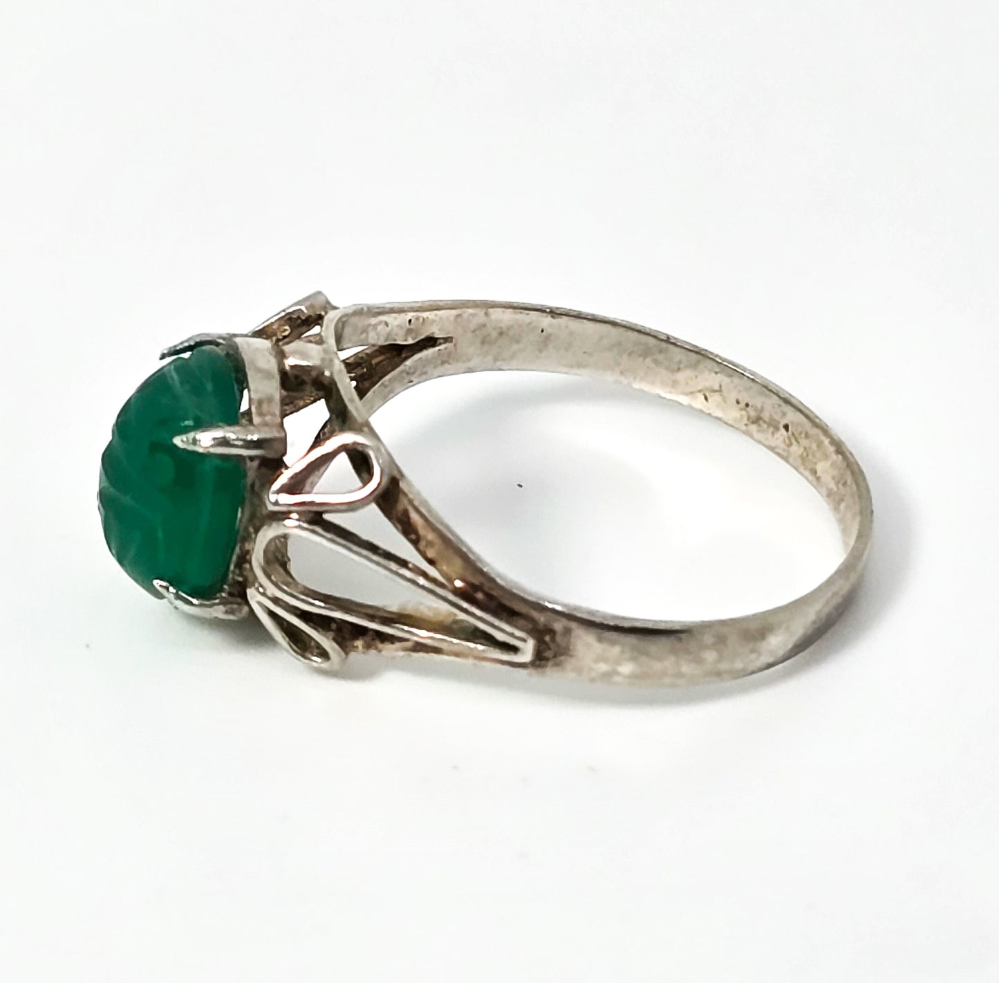 Scarab Green Chrysoprase gemstone prong set vintage sterling silver ring size 9