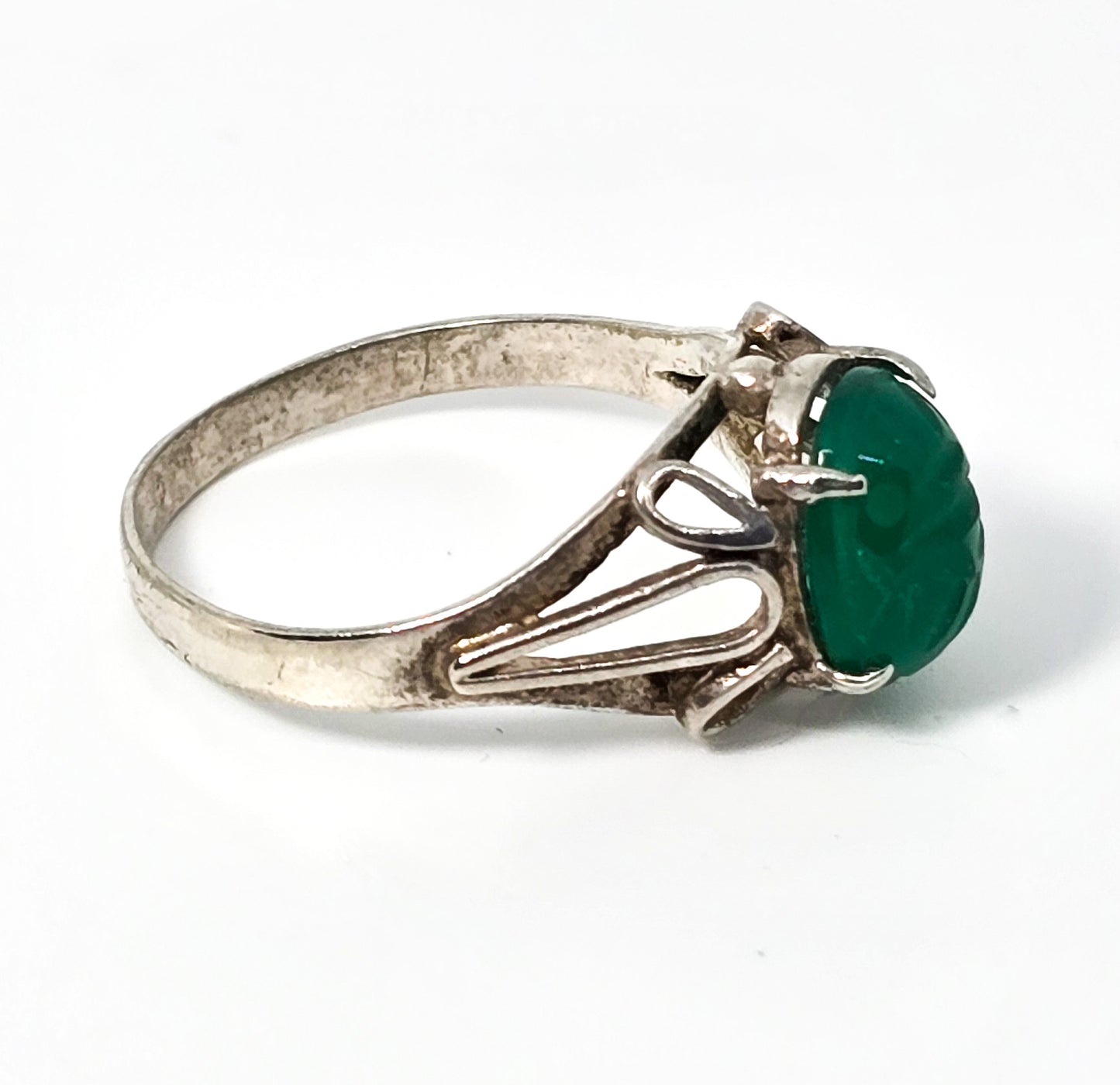 Scarab Green Chrysoprase gemstone prong set vintage sterling silver ring size 9