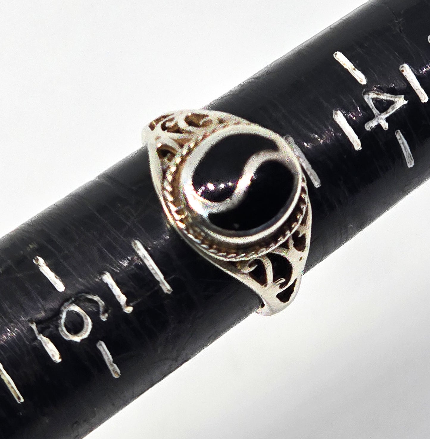 Black enamel Balance Ying Yang vintage tribal retro filigree sterling silver ring size 5