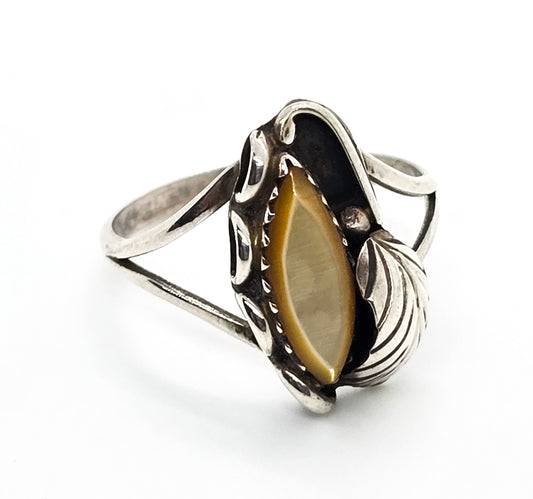 Navajo Yellow Mother of Pearl shell Native American vintage sterling silver ring size 7