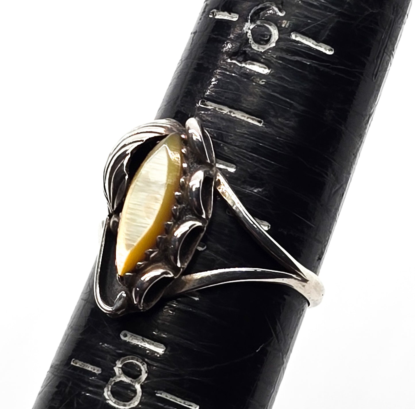 Navajo Yellow Mother of Pearl shell Native American vintage sterling silver ring size 7