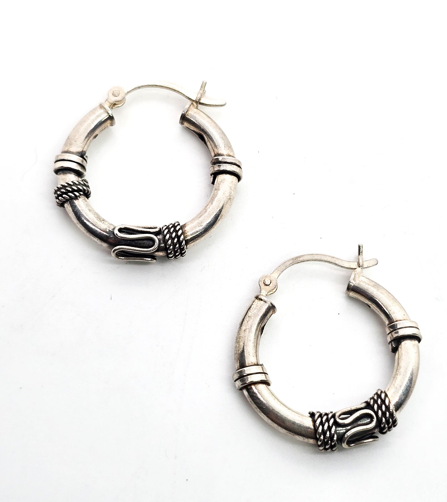 Tribal Balinese sterling silver lever back Bali SU IN vintage hoop earrings