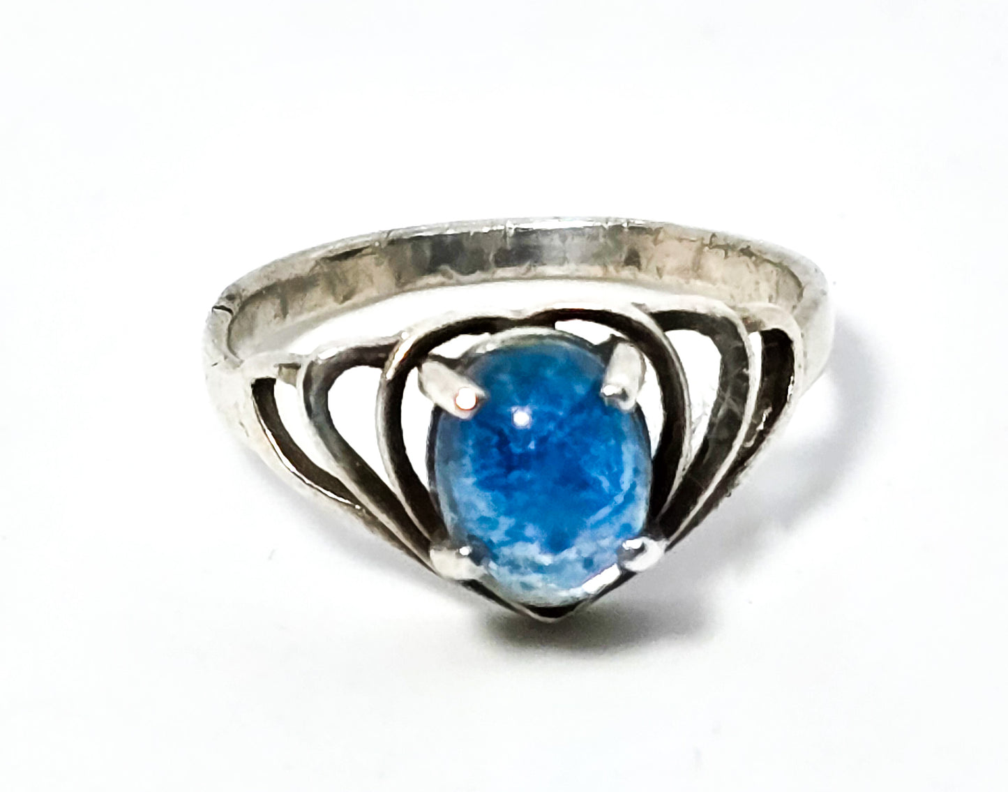 Blue stone retro heart ripple open work sterling silver ring size 7.5