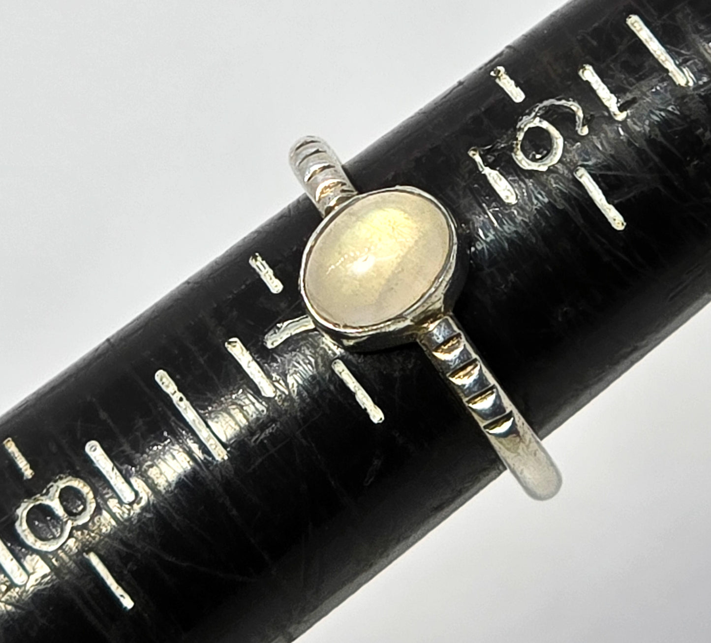 Rainbow yellow orange flash moonstone solitaire sterling silver ring size 6.75