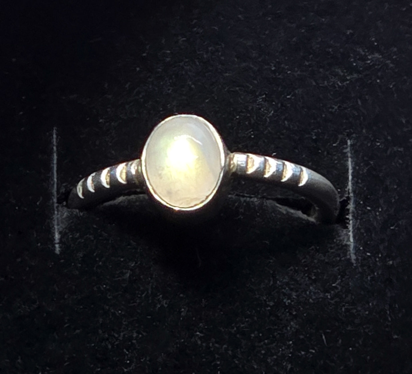 Rainbow yellow orange flash moonstone solitaire sterling silver ring size 6.75