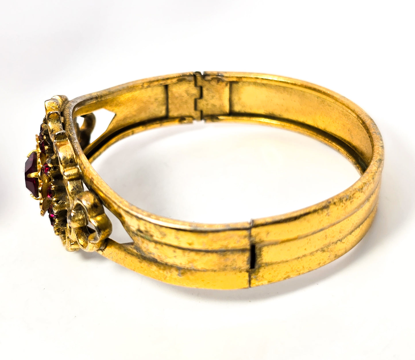 Red rhinestone vintage mid century gold toned floral clamper bangle bracelet
