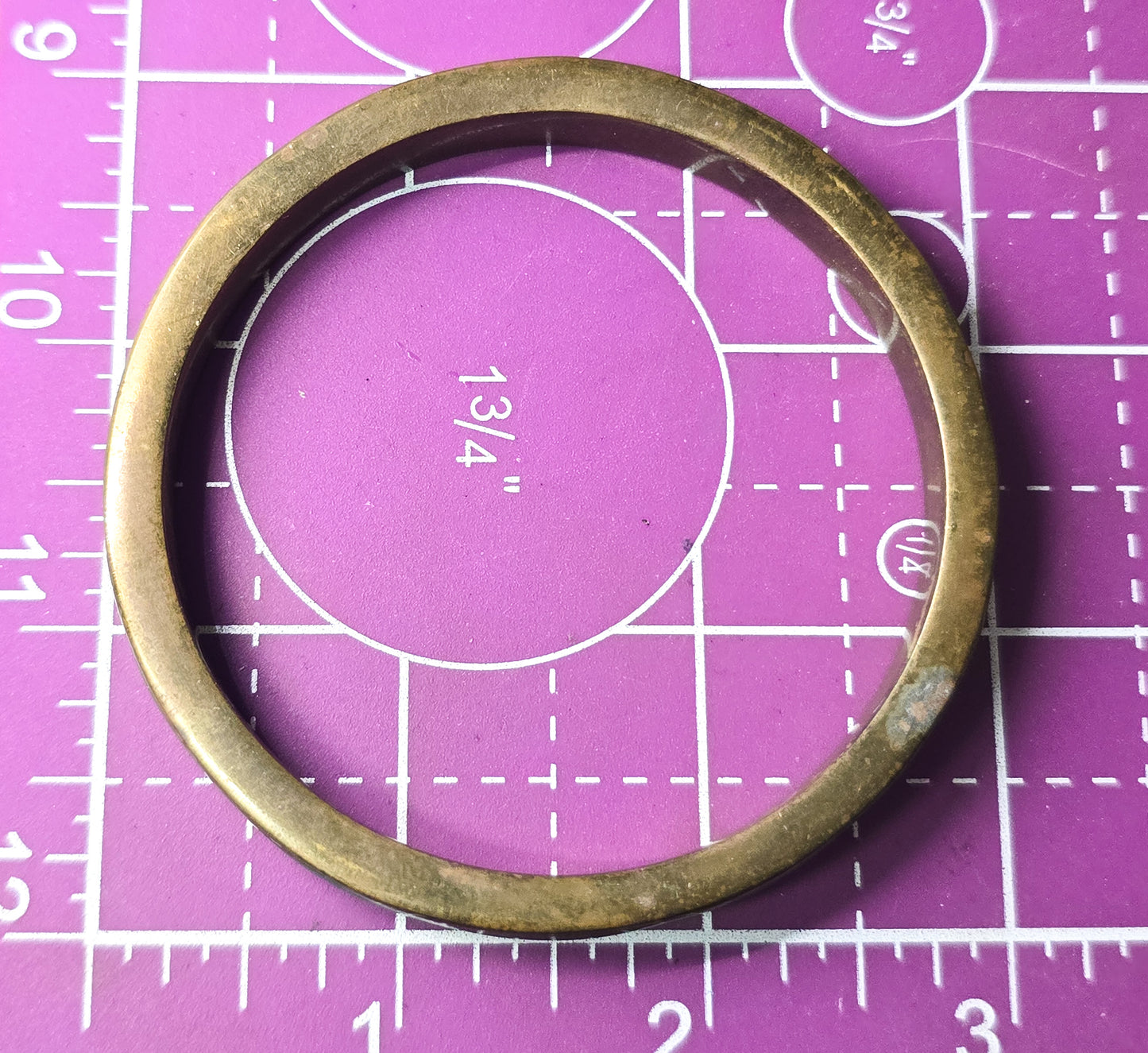 Malachite chip inlay green gemstone vintage brass bangle bracelet