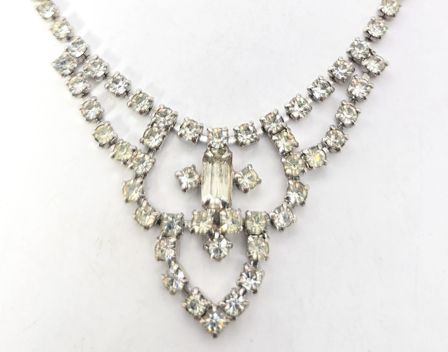 Vintage large scalloped vintage clear rhinestone choker necklace 14 inches