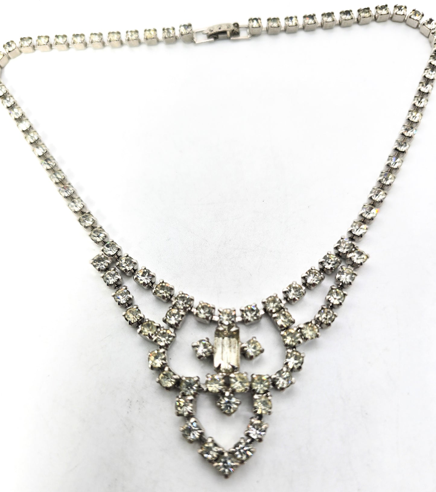 Vintage large scalloped vintage clear rhinestone choker necklace 14 inches