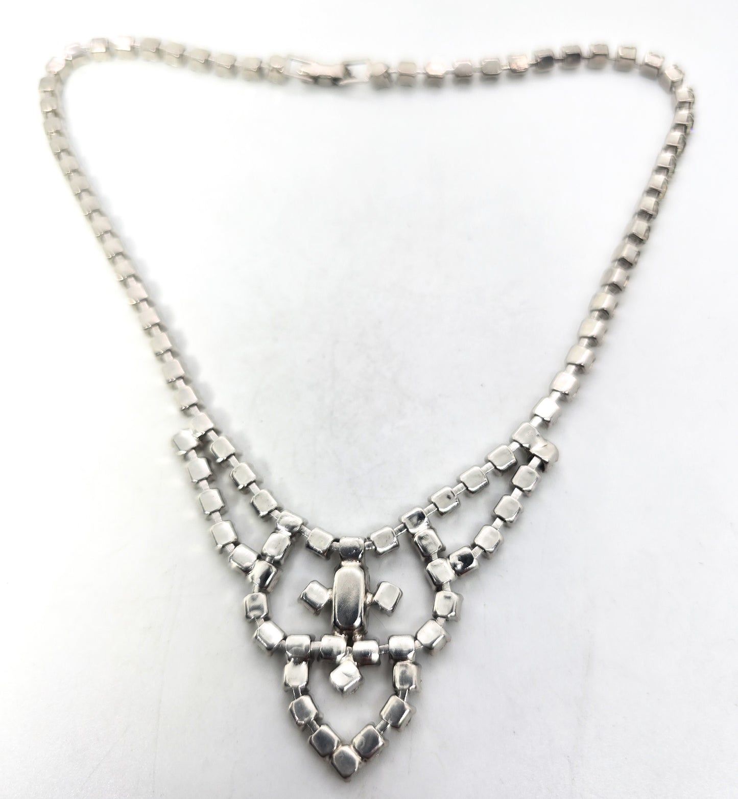 Vintage large scalloped vintage clear rhinestone choker necklace 14 inches
