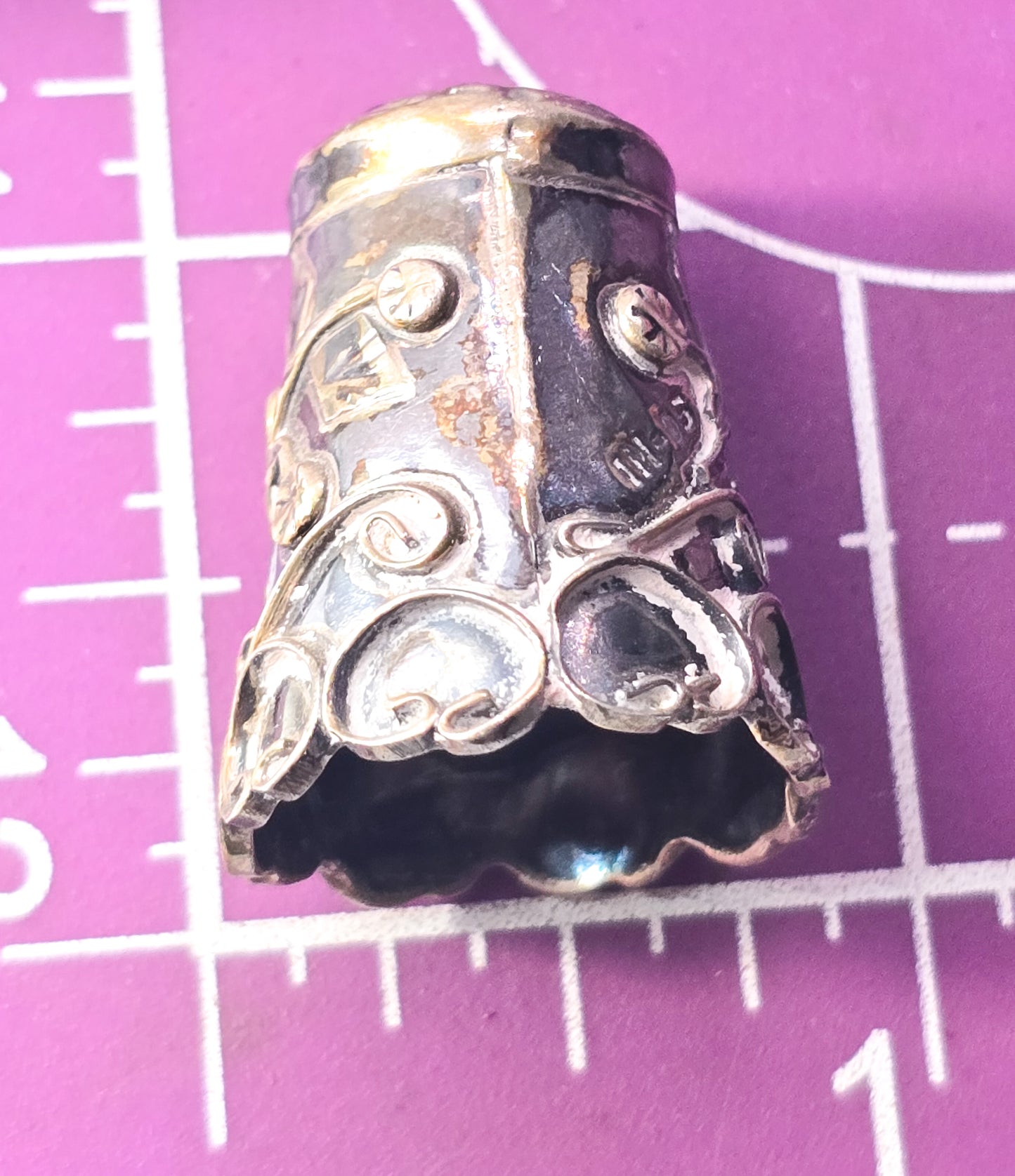 Taxco Mexico sterling silver vintage embossed flower sewing thimble IM-05