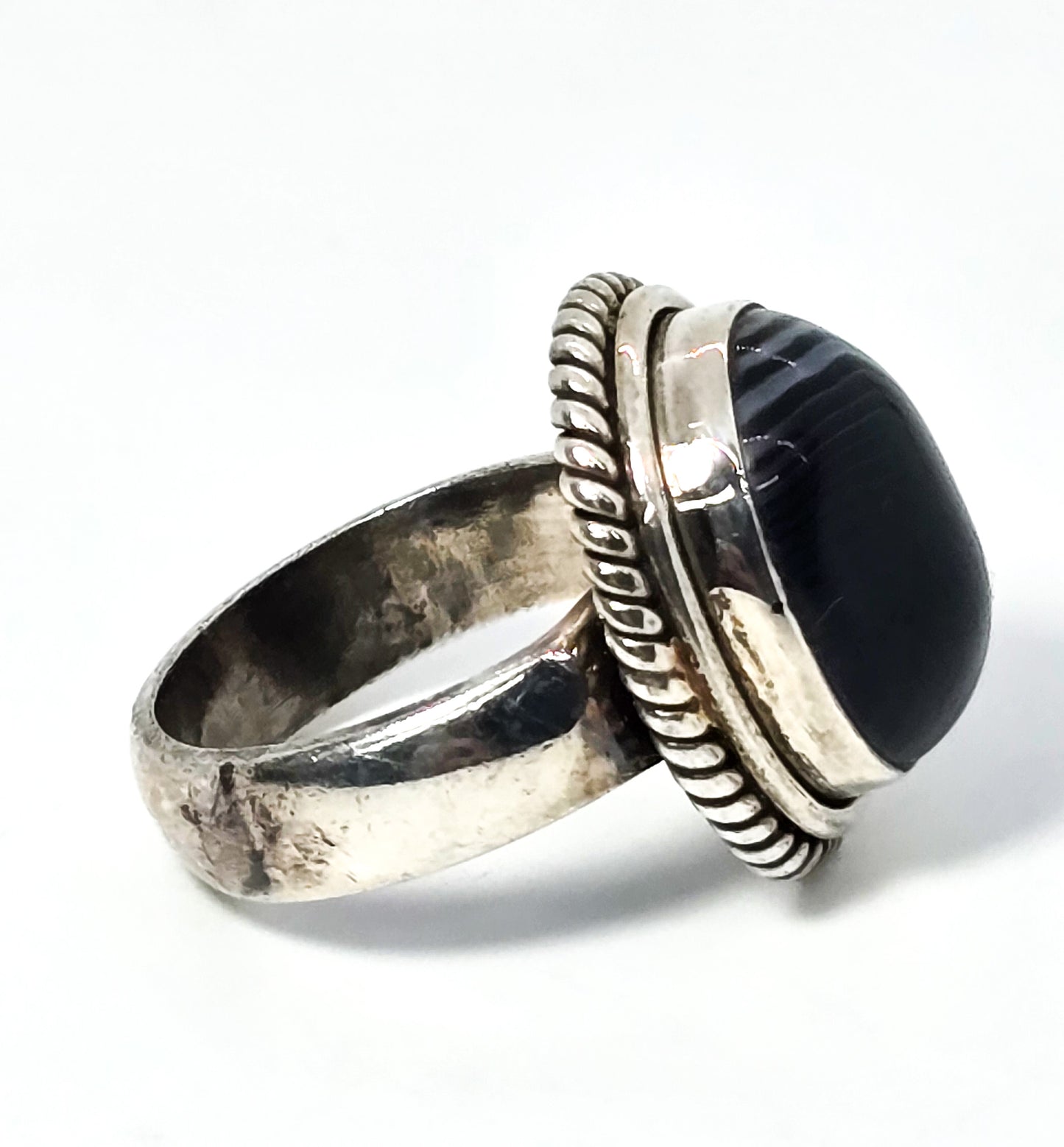 Black Sardonyx banded agate gemstone vintage solid sterling silver ring size 8