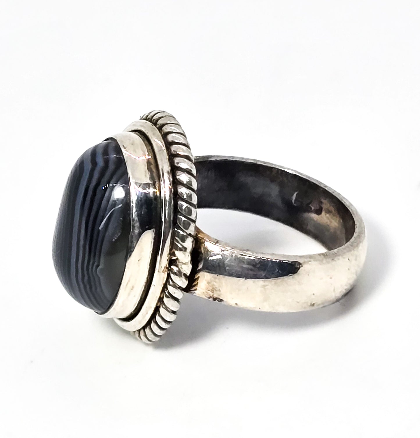 Black Sardonyx banded agate gemstone vintage solid sterling silver ring size 8