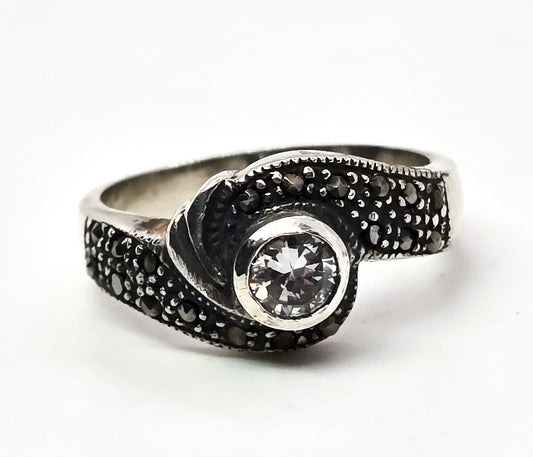 Marcasite studded sterling silver CZ Cubic Zirconia wave ring size 8