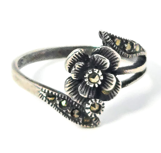 Marcasite flower swirl vintage sterling silver detailed ring band size 8.5 Marcella