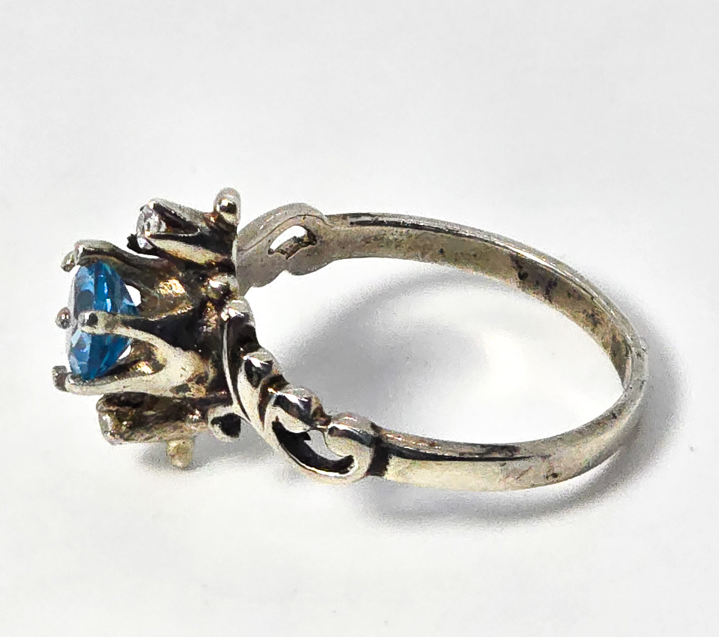 Blue Topaz gemstone Retro vintage filigree scroll sterling silver ring size 8