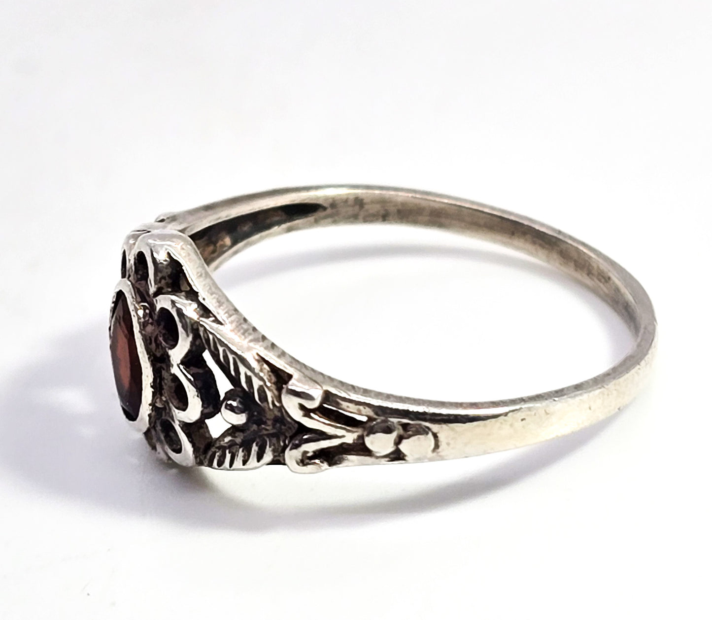 Red Garnet flower filigree vintage sterling silver open work ring size 7