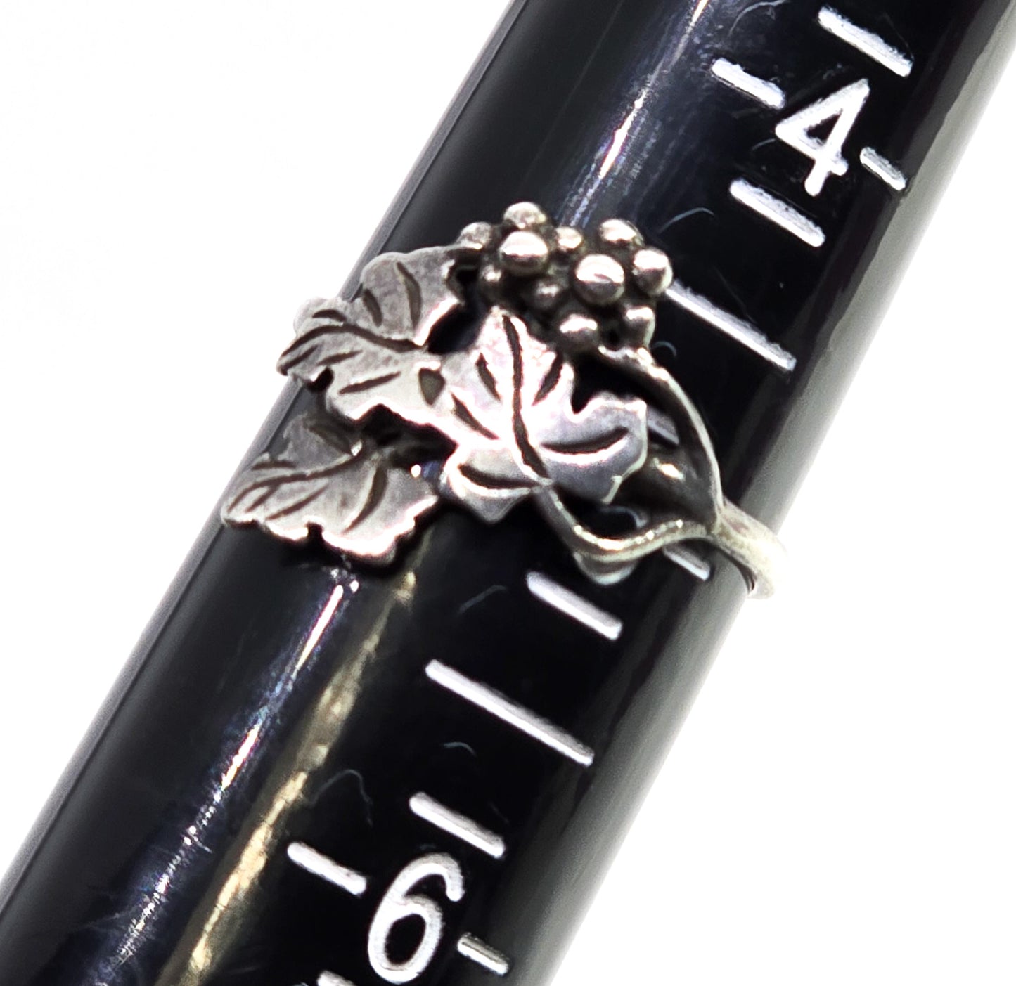 Grape cluster Victorian antique handcrafted sterling silver petite small ring size 5