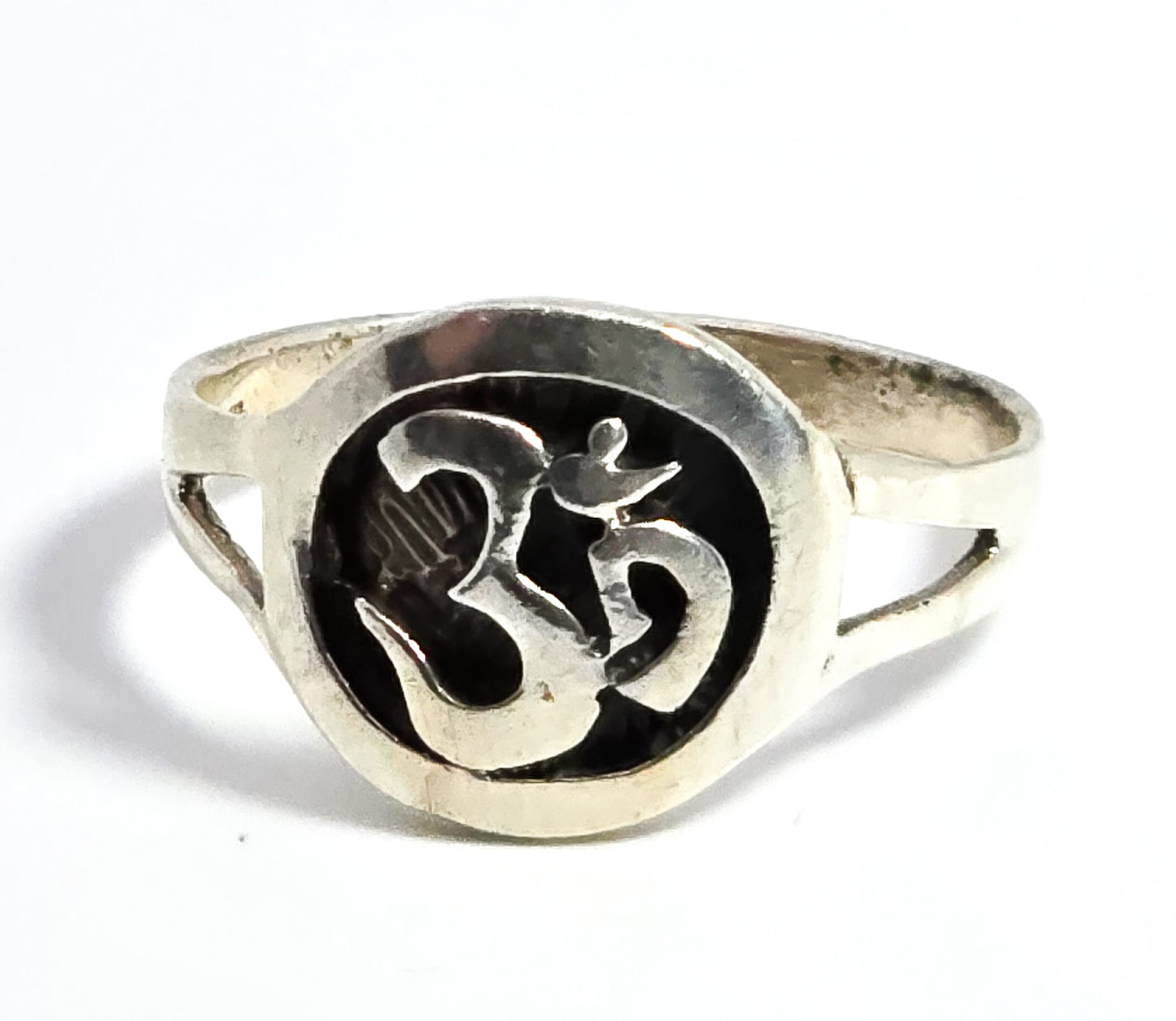Om Shanti Awakening the Sacred Mantra sterling silver ring size 9