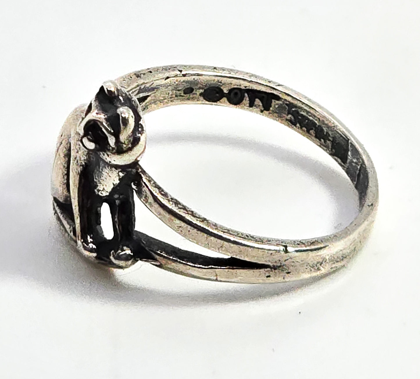 Sitting Pretty Kitty Cat feline figural solid sterling silver vintage ring size 5 OTT