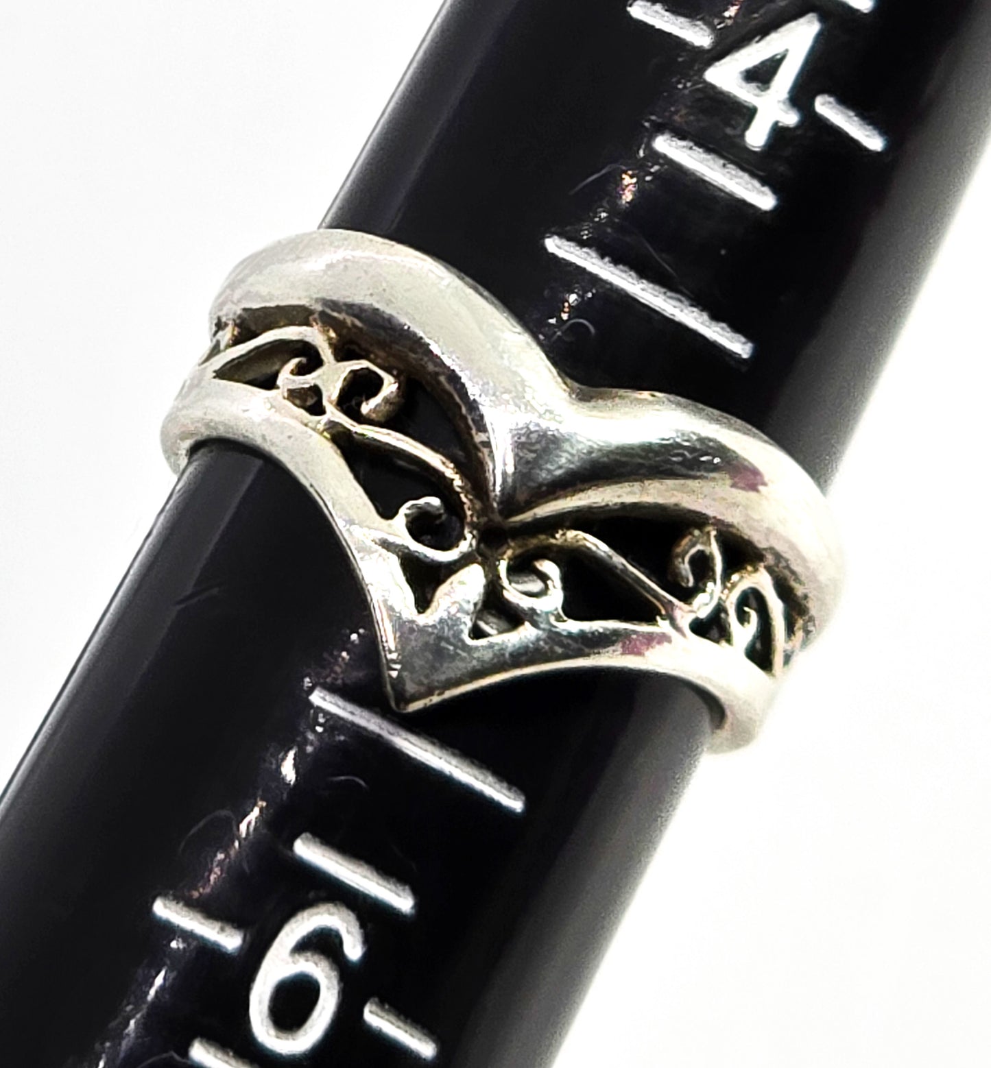 Retro filigree chevron V vintage sterling silver ring band SE size 5