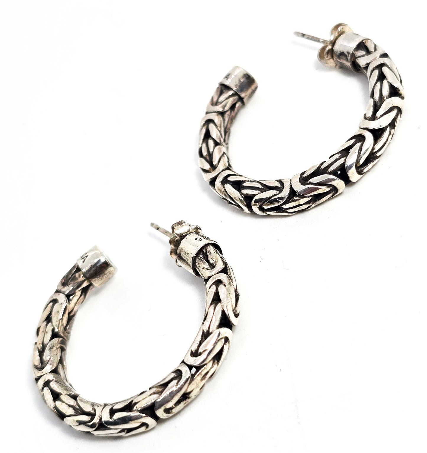 Suarti BA Byzantine chain sterling silver thick post signed hoop earrings B
