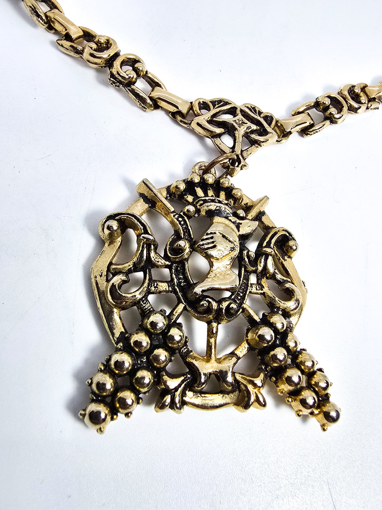 Heraldic knight coat of arms large gold toned mid century vintage statement necklace