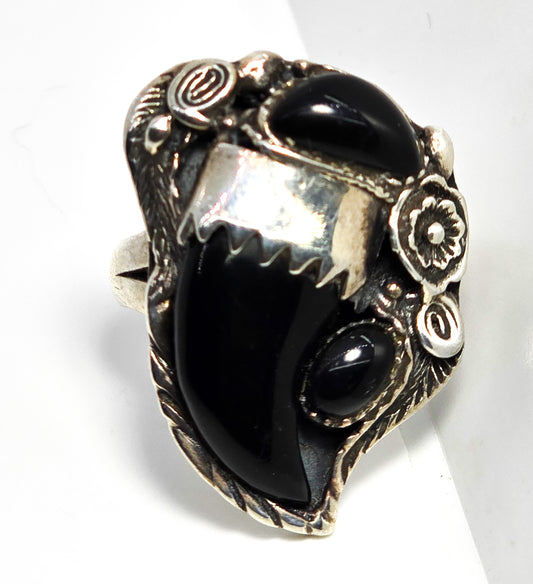 Navajo Black Onyx claw sterling silver Native American vintage ring size 8