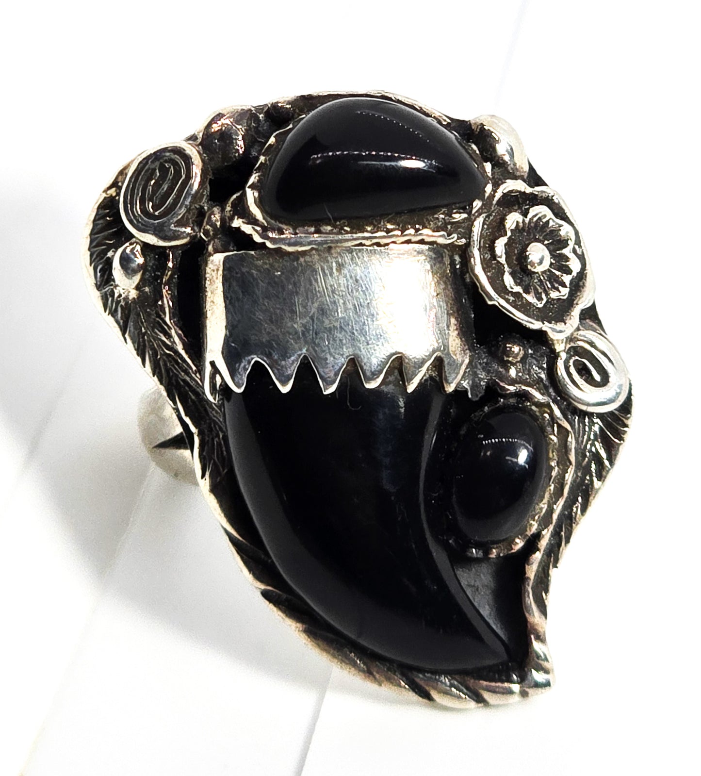 Navajo Black Onyx claw sterling silver Native American vintage ring size 8