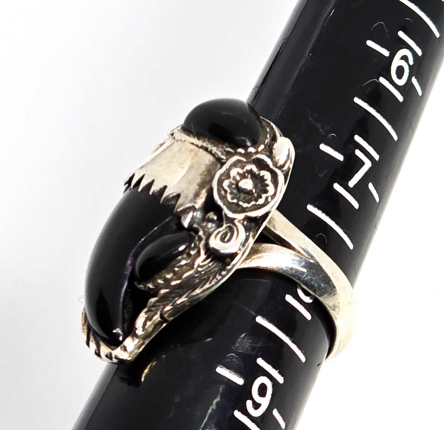 Navajo Black Onyx claw sterling silver Native American vintage ring size 8