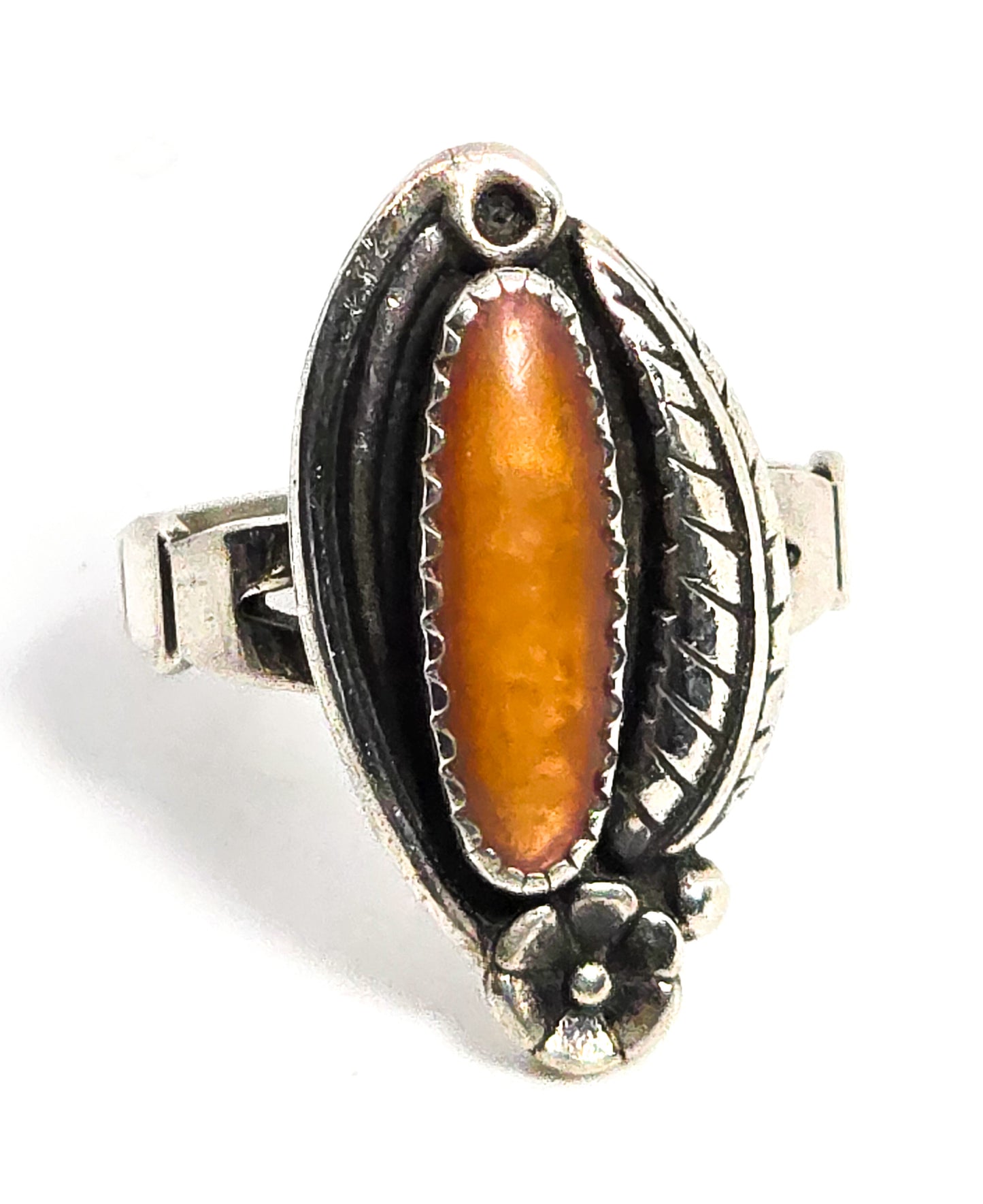 Wheeler Manufacturing Spiny Oyster Native American sterling silver ring size 6