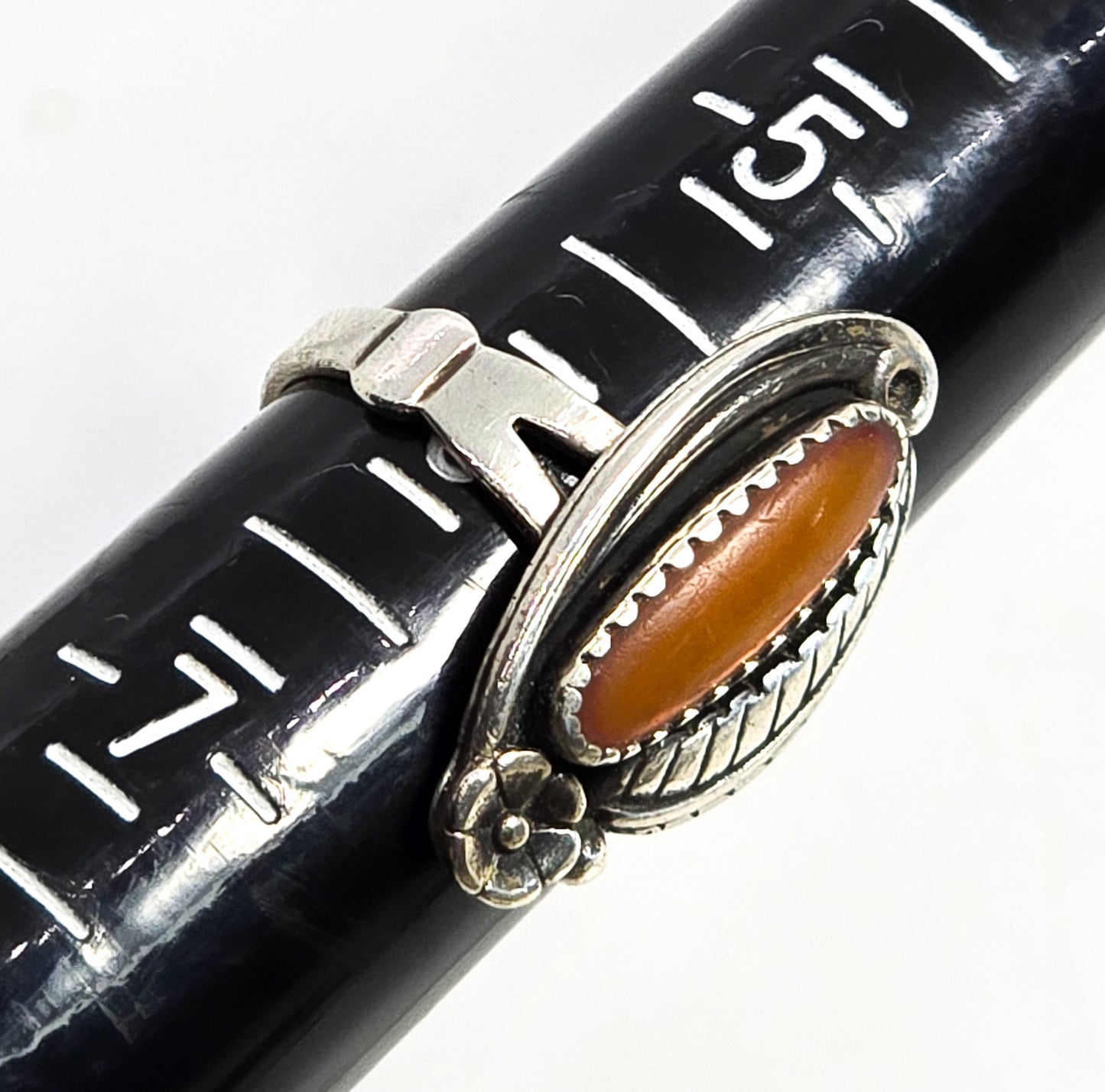 Wheeler Manufacturing Spiny Oyster Native American sterling silver ring size 6