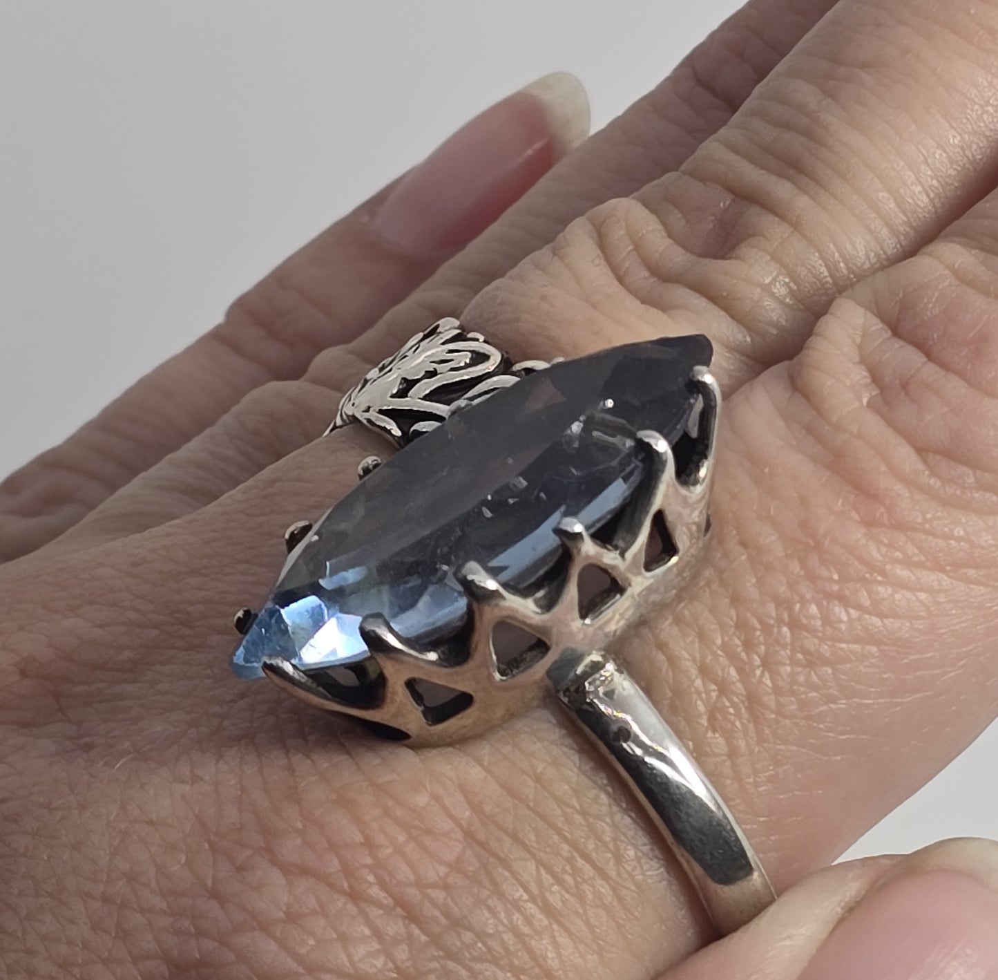 Large Blue Spinel UV glow pink Mexican vintage artisan sterling silver ring size 11.5