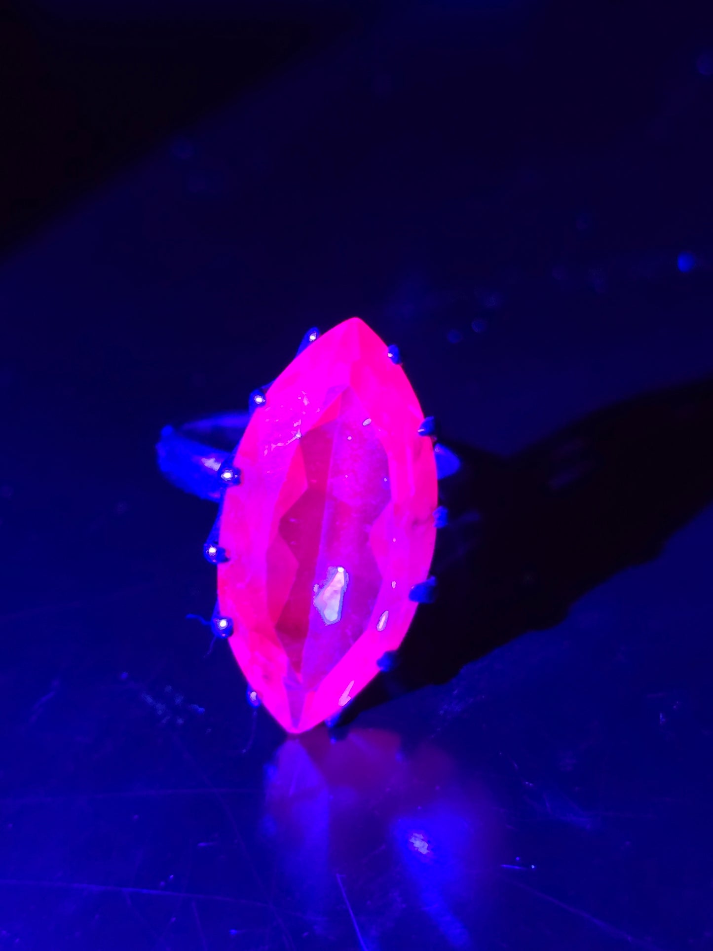Large Blue Spinel UV glow pink Mexican vintage artisan sterling silver ring size 11.5