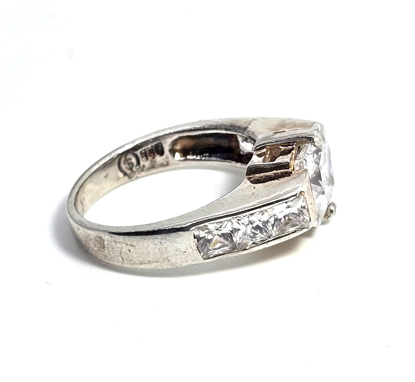 Shube Princess Cubic Zirconia 7 stone sterling silver channel set ring size 7