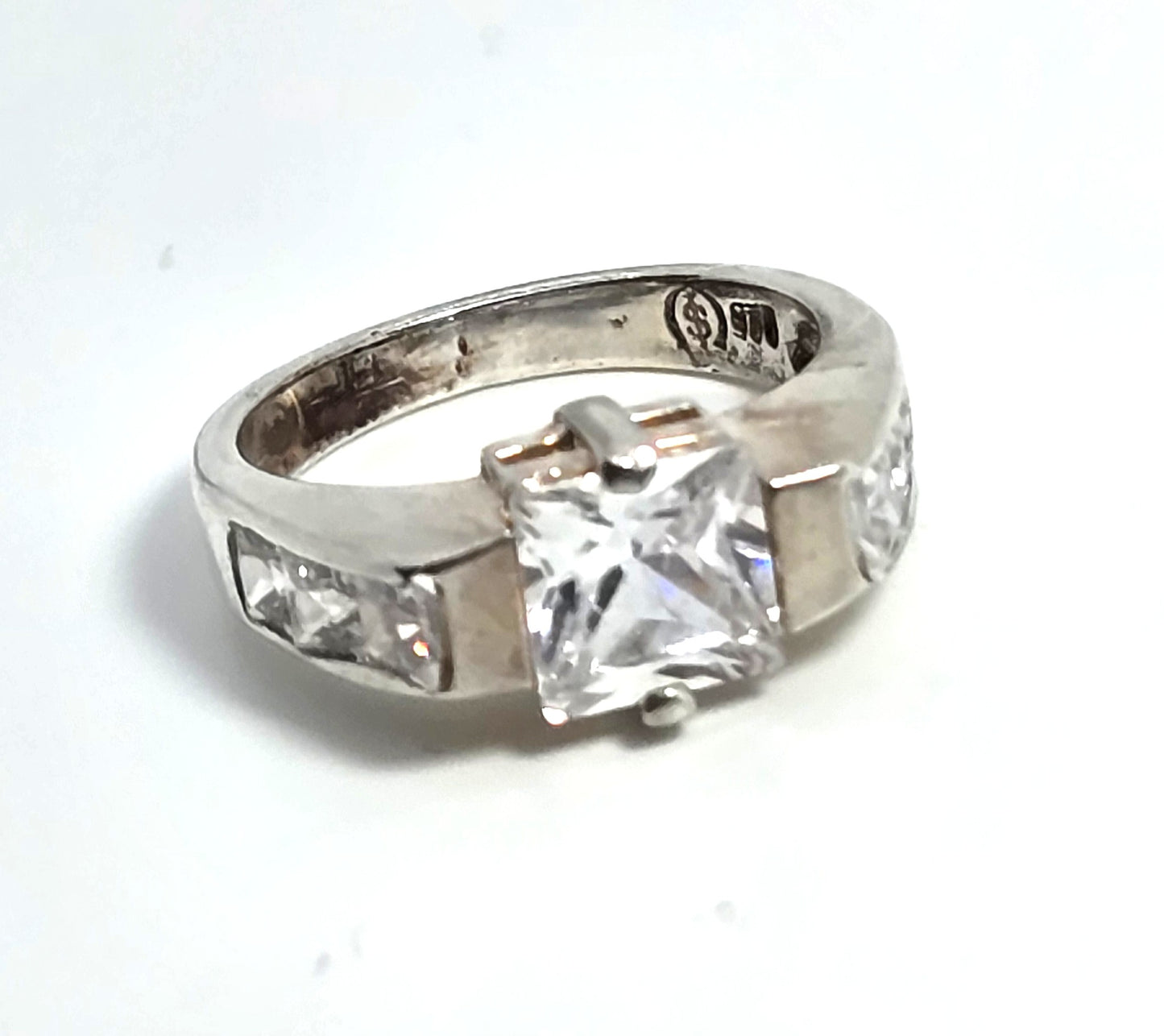 Shube Princess Cubic Zirconia 7 stone sterling silver channel set ring size 7