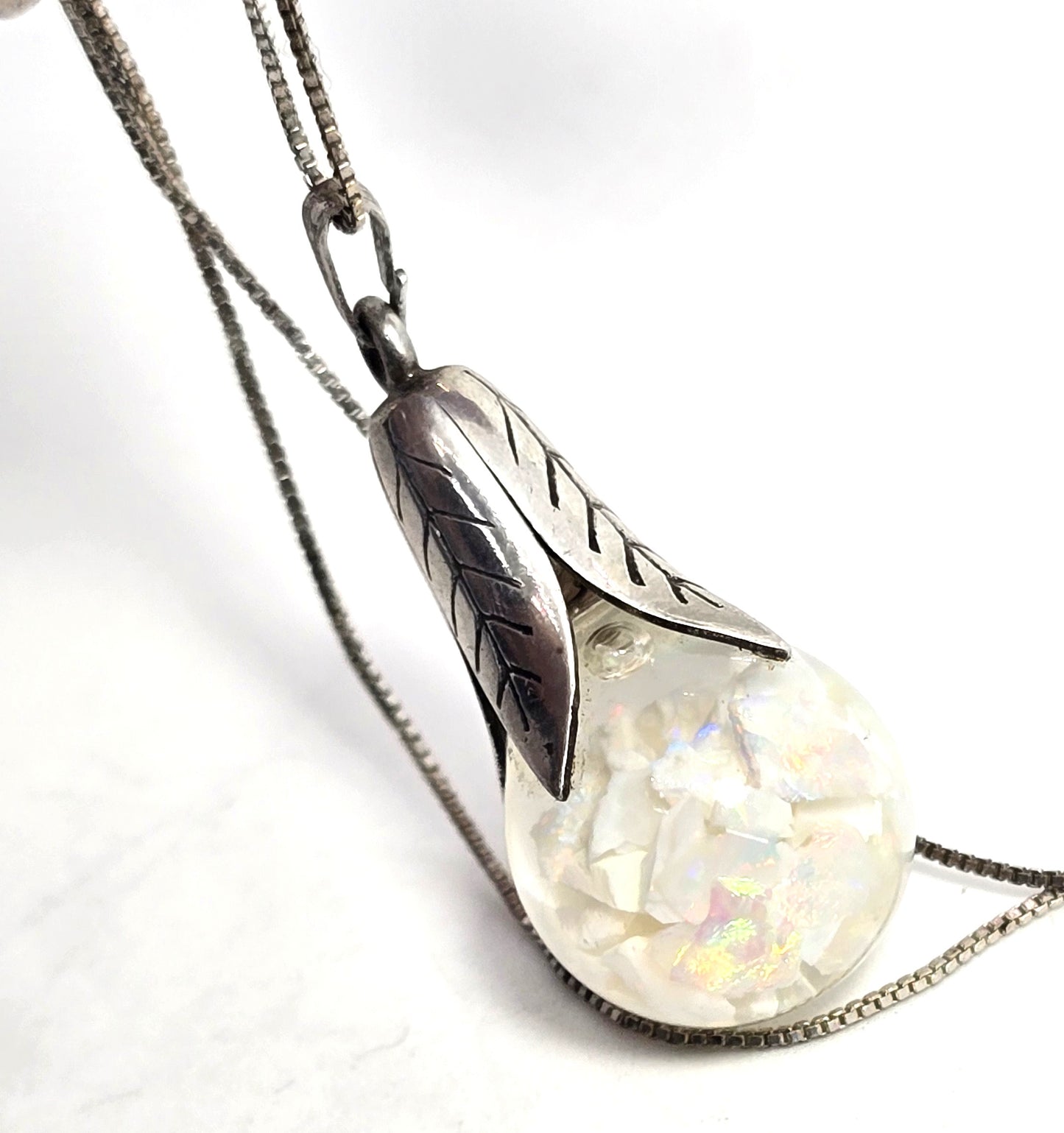 Retro tulip flower floating opal fire opal chip original sterling silver pendant necklace