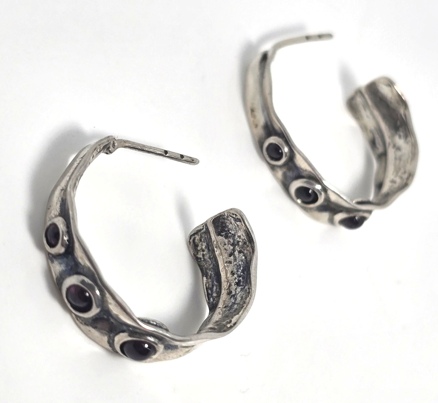 Batami Israel garnet Gemstone hammered sterling silver vintage post earrings