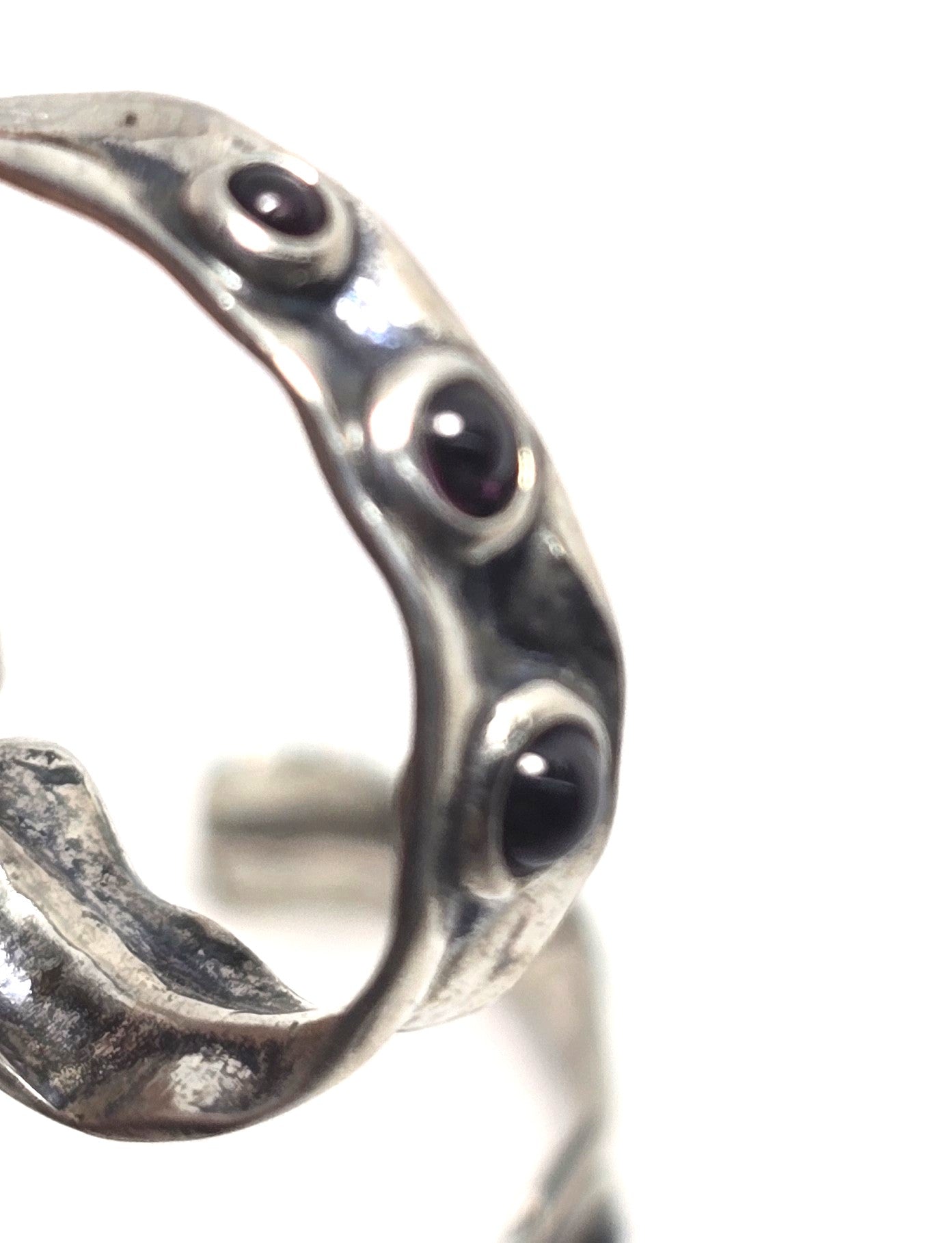 Batami Israel garnet Gemstone hammered sterling silver vintage post earrings