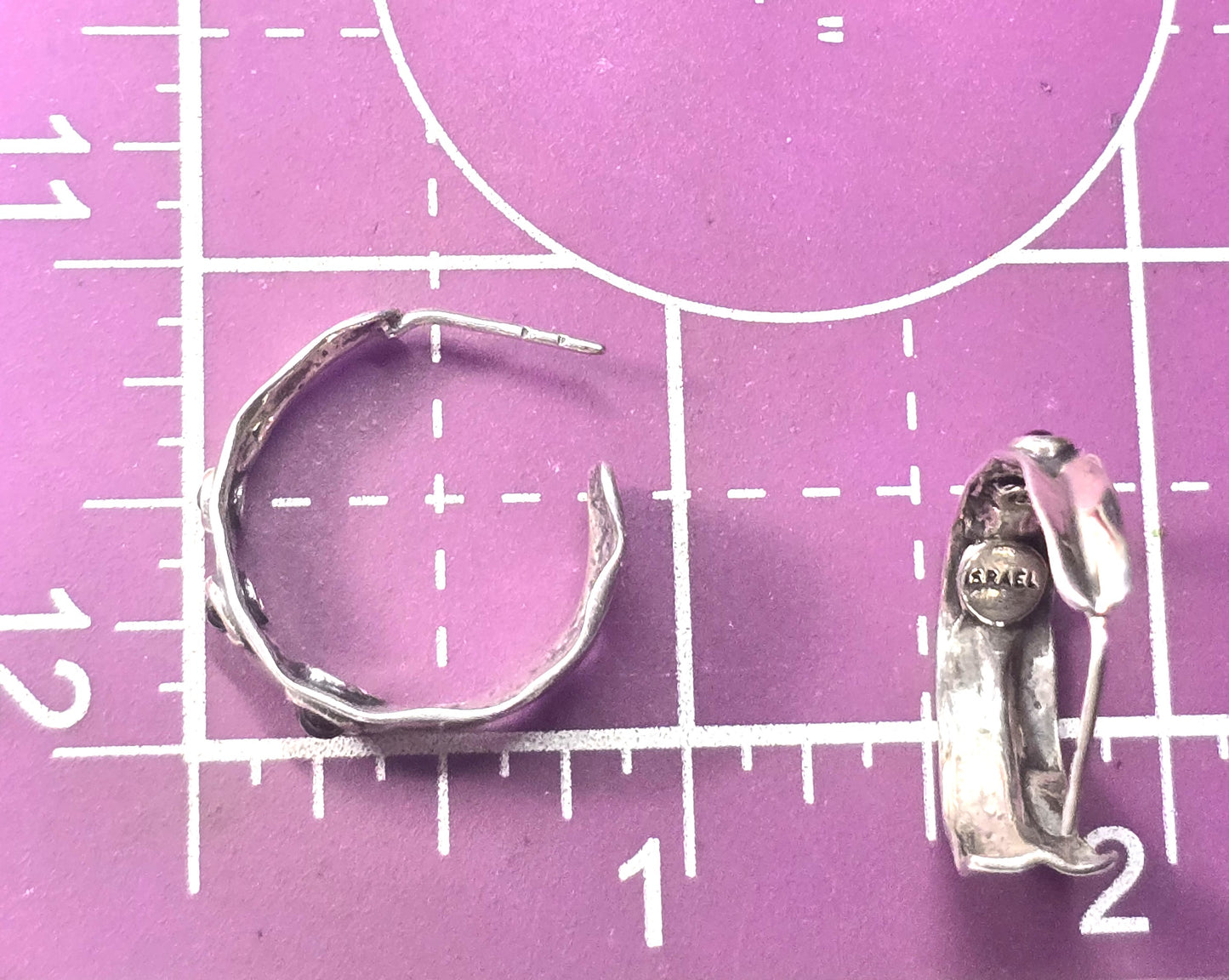Batami Israel garnet Gemstone hammered sterling silver vintage post earrings
