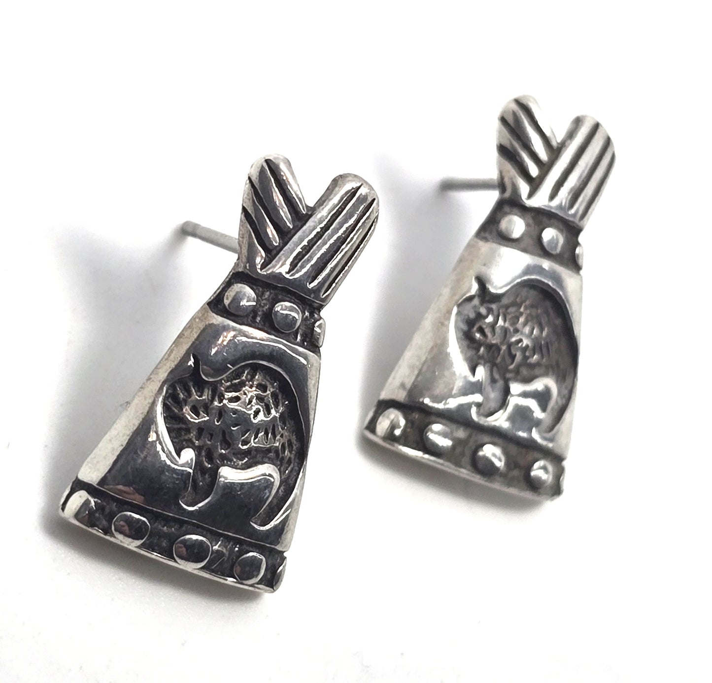 Shube Teepee Bison Buffalo vintage Southwestern sterling silver stud earrings