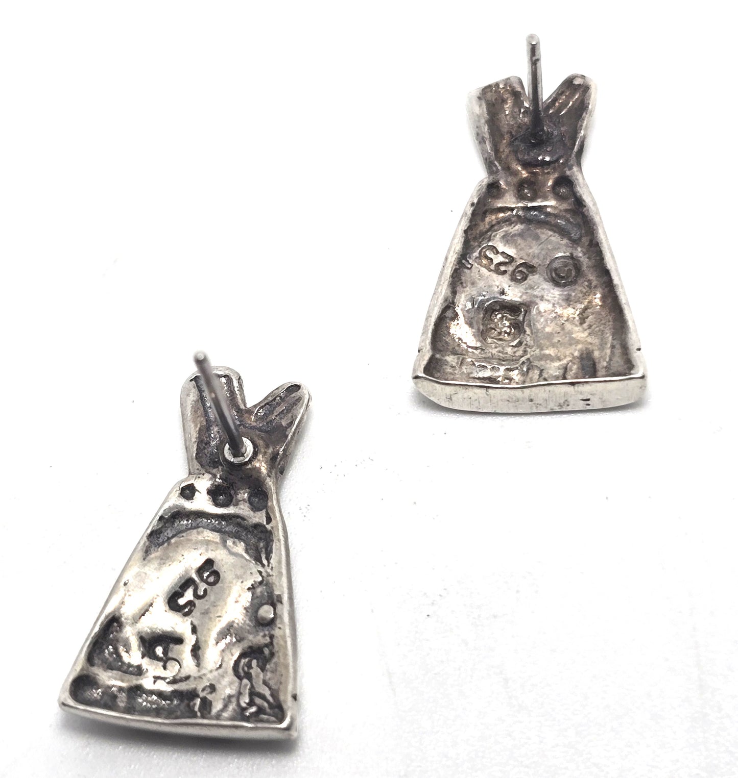 Shube Teepee Bison Buffalo vintage Southwestern sterling silver stud earrings