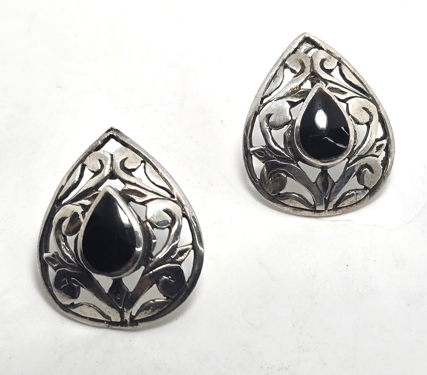 Black Onyx open work swirl sterling silver tear drop vintage stud earrings