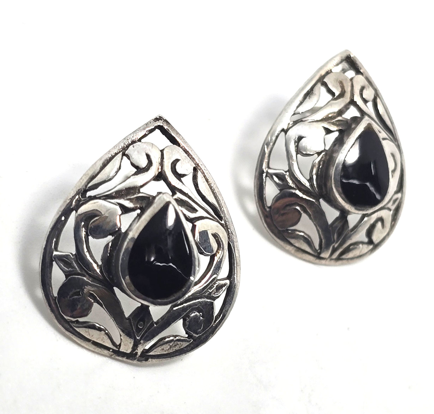 Black Onyx open work swirl sterling silver tear drop vintage stud earrings