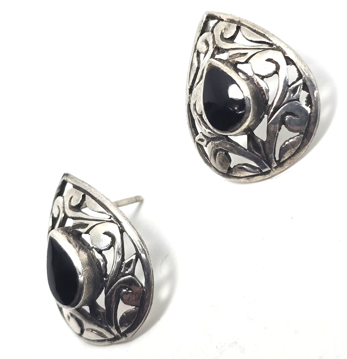 Black Onyx open work swirl sterling silver tear drop vintage stud earrings