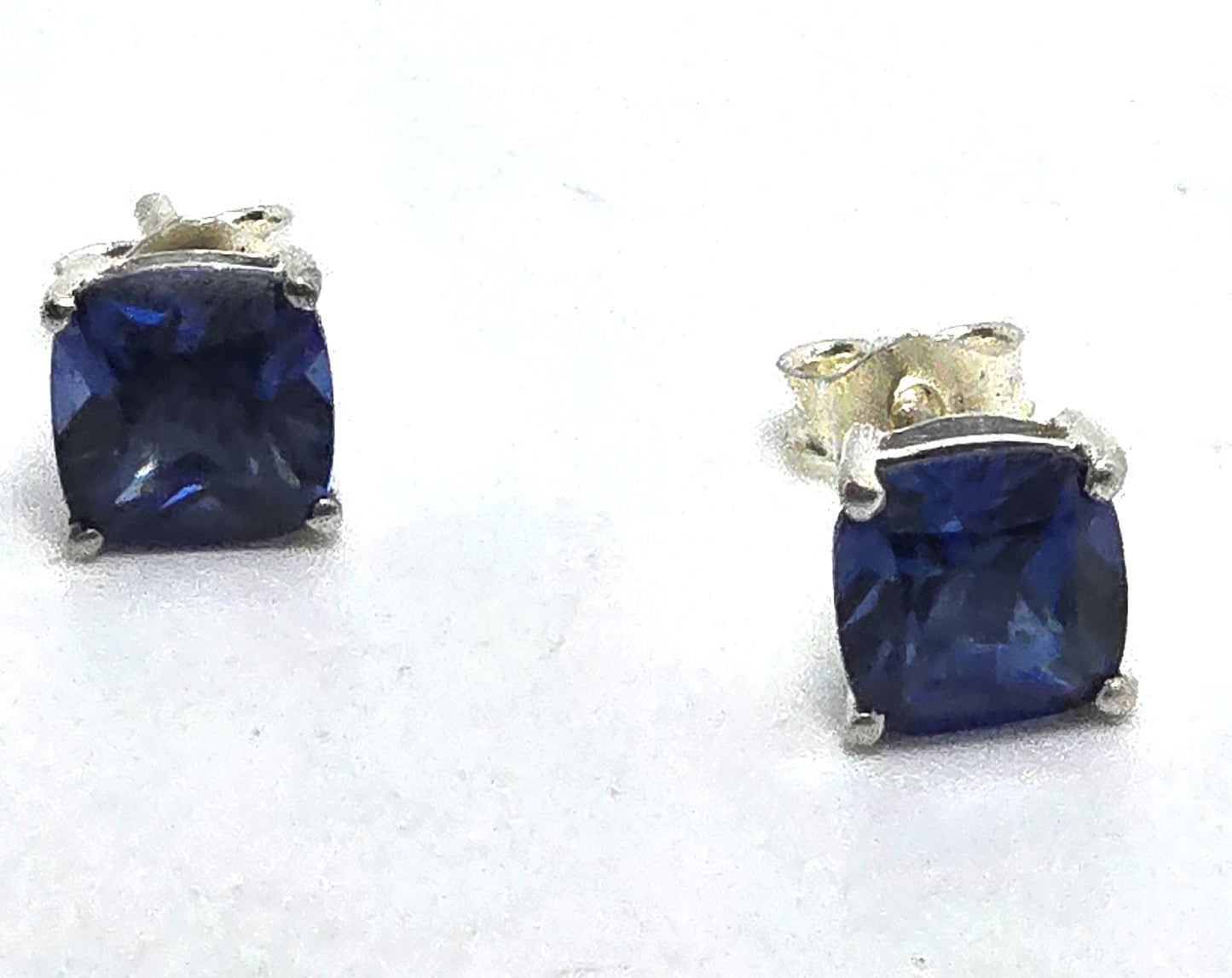 STS blue sapphire princess cut 1ct sterling silver stud earrings NWT