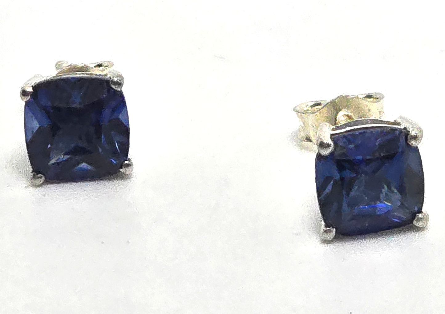 STS blue sapphire princess cut 1ct sterling silver stud earrings NWT